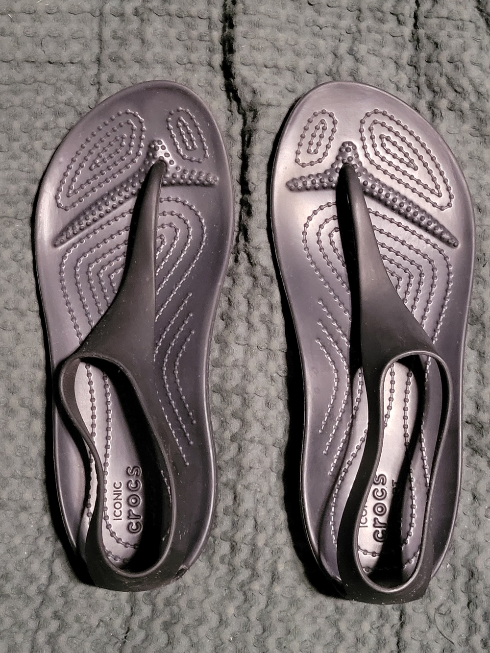 CROCS Women’s Black Slingback Thong Sandals